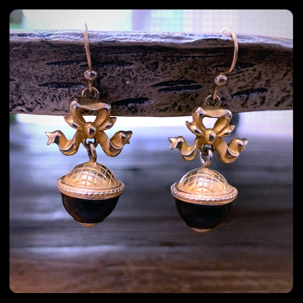 Vintage gold and black dangling earrings